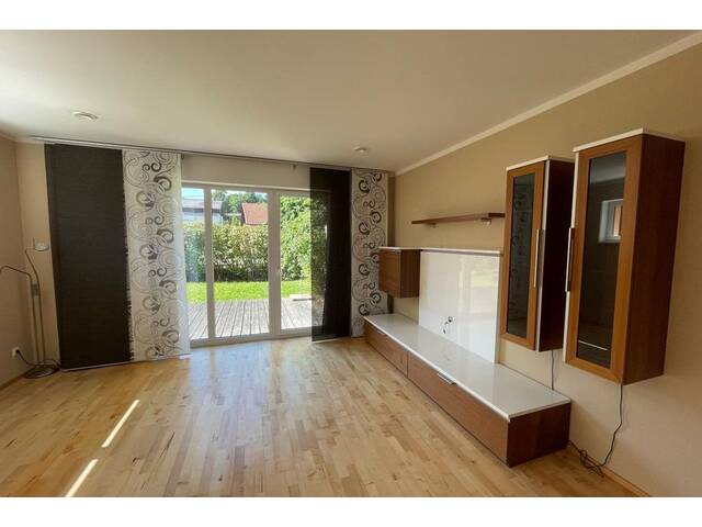 Immobilie in Seewalchen am Attersee - Attersee-Luxus zum kleinen Preis! Energiespar-Eckreihenhaus mit sonnigem Eigengarten, geringe BK, Einzelgarage und Parkplatz im Zentrum von Seewalchen am Attersee - Bild 3