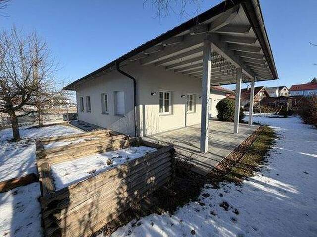 Immobilie in Ansfelden - Leistbarer Traum-Bungalow mit Kachelofen überdachter Terrasse, Gartenoase, Wohnkeller und Doppelgarage im Laahfeld /Ansfelden - Bild 3