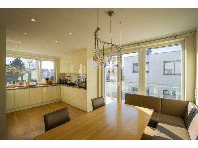 Immobilie in Gablitz - Neuwertiges Niedrigenergiehaus mit maximaler Flexibilität - Pool, Sauna und Dachterrasse inklusive! - Bild 4