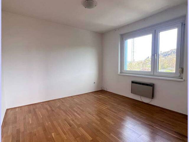 Immobilie in Feldbach - Eigentumswohnung mit 2 Schlafzimmer, Wohnzimmer mit Balkon; Küche, Bad, WC, Parkplatz, Garten... - Bild 4