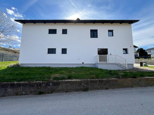 Immobilie in Vöcklabruck - Leistbares Traumhaus mit 2 Wohneinheiten und hochwertiger Ausstattung in ruhiger Siedlungslage Buchleiten / Vöcklabruck - Bild 3
