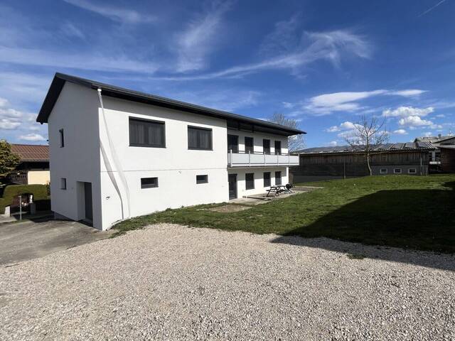 Immobilie in Vöcklabruck - Leistbares Traumhaus mit 2 Wohneinheiten und hochwertiger Ausstattung in ruhiger Siedlungslage Buchleiten / Vöcklabruck - Bild 4
