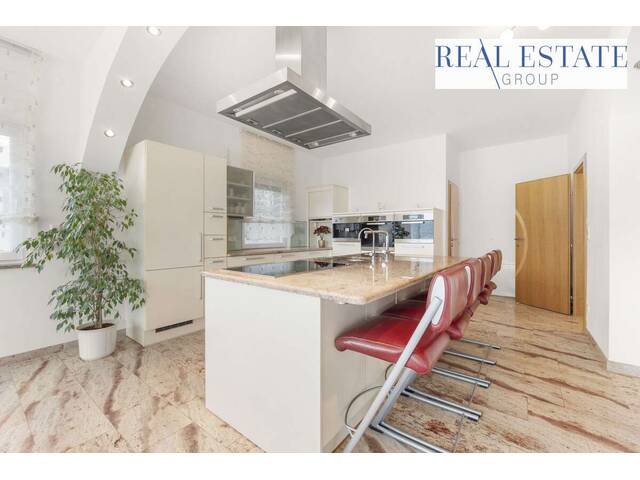 Immobilie in Maria Saal - Haus Evelina - Ihr privates Paradies mit Pool, Wellnessbereich & Komfort - Bild 3