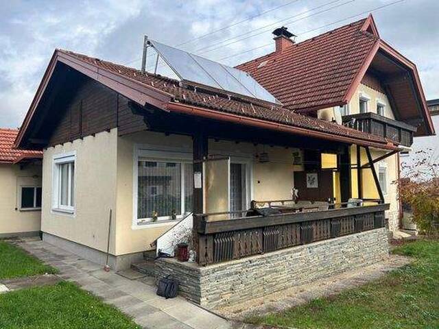 Immobilie in Feldkirchen in Kärnten - Feldkirchen Stadt - BJ 2018 zwei Häuser 170 m² + saniertes 135 m² Haus mit mehreren Möglichkeiten mit Garten und Carport mit 1041 m² Grund- nähe neue - Bild 1