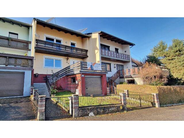 Immobilie in Gmunden - DEIN ZUHAUSE in Gmunden am Traunsee: Teilsaniertes Reihenhaus am Stadtrand, Zweitwohnsitz möglich - Bild 2