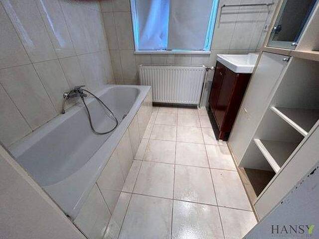 Immobilie in Brunn am Gebirge - Zinshaus/ehemaliges Hotel mit 5 Apartments, 1 Gartenwohnung und Geschäftslokal mit 6,1% Rendite und Ausbaupotenzial! - Bild 3