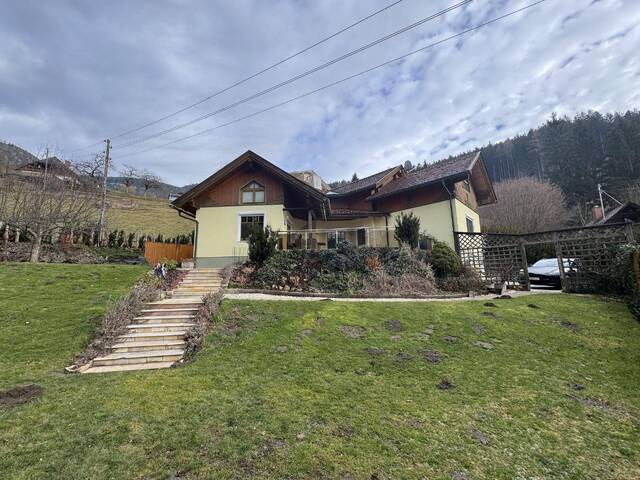 Immobilie in Micheldorf - Wohnen & Arbeiten: Familienhaus mit ca. 1.300 m² Garten in Micheldorf - Bild 1