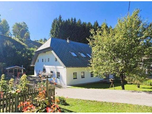 Immobilie in Neukirchen - Ein Juwel, ein Sacherl des 18. Jahrhunderts - Historisches Anwesen mit modernem Wohntraum und idyllischem Grundstück! - Bild 0