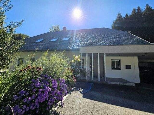 Immobilie in Neukirchen - Ein Juwel, ein Sacherl des 18. Jahrhunderts - Historisches Anwesen mit modernem Wohntraum und idyllischem Grundstück! - Bild 2