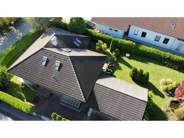 Immobilie in Altmünster - Top gepflegter Bungalow mit idyllischem Garten - Bild 1