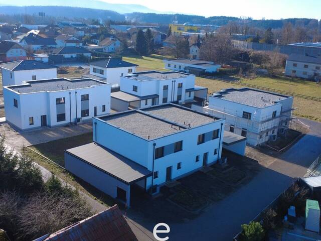 Immobilie in Laakirchen - Doppelhaushälfte TOP 10.1, belagsfertig In der Au in Laakirchen - sofort verfügbar! - Bild 2