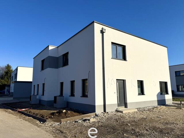 Immobilie in Laakirchen - Doppelhaushälfte TOP 10.2, belagsfertig In der Au in Laakirchen - sofort verfügbar! - Bild 0