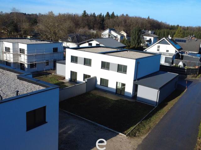 Immobilie in Laakirchen - Doppelhaushälfte TOP 11.2, belagsfertig In der Au in Laakirchen - sofort verfügbar! - Bild 0