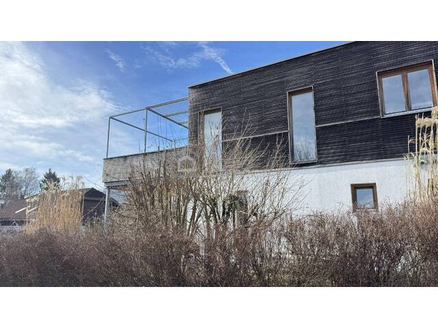 Immobilie in Seewalchen am Attersee - Wohnhaus mit Attersee-Seeblick und Seezugang in Litzlberg/Seewalchen, 2 Wohneinheiten. - Bild 3