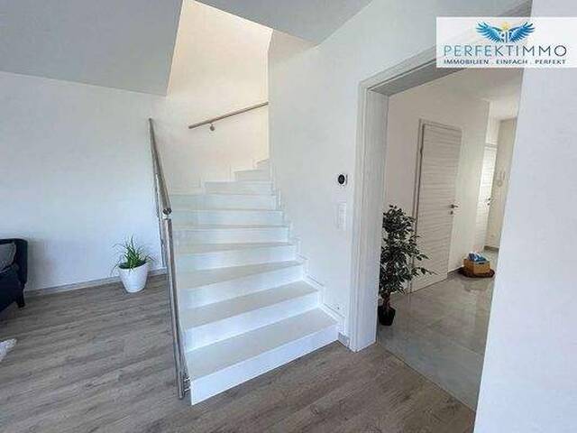 Immobilie in Strasshof an der Nordbahn - Exklusives Einfamilienhaus mit Gartenidylle & moderner Architektur - in begehrter Lage Strasshof - Bild 3