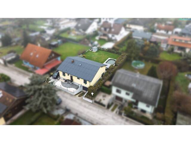 Immobilie in Sollenau - Stilvolles Einfamilienhaus mit hochwertiger Ausstattung, Pool & Smart-Garden in Sollenau - Bild 0