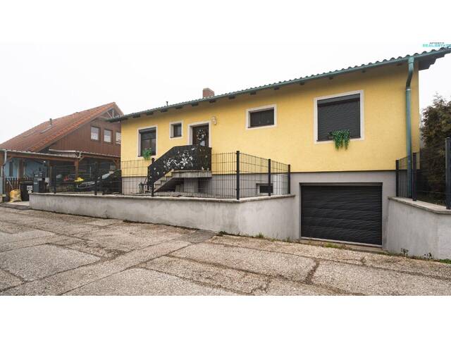 Immobilie in Sollenau - Stilvolles Einfamilienhaus mit hochwertiger Ausstattung, Pool & Smart-Garden in Sollenau - Bild 4