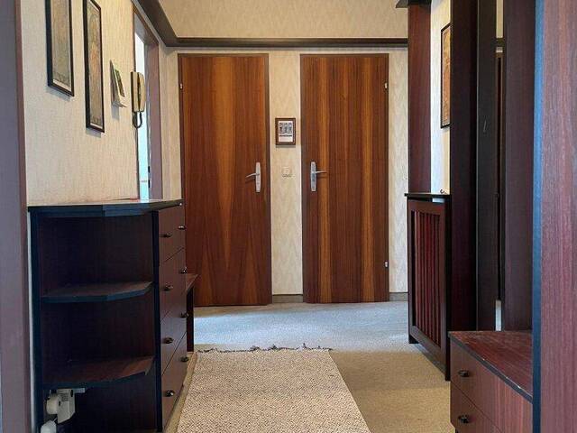 Immobilie in Laa an der Thaya - Geräumige 4-Zimmer-Wohnung mit Loggia in Laa an der Thaya – Ihr neues Zuhause! - Bild 2