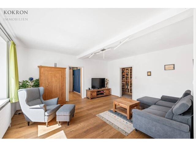 Immobilie in Langenschönbichl - Großzügig - Geräumig - Individuell ! DIE Immobilie, die für Sie alle Stückerln spielen kann. - Bild 0