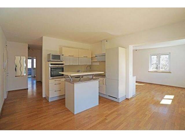 Immobilie in Irenental - Reizende 3-Zimmer-Wohnung mit 2 Balkonen, gartenseitiger Veranda und Garagenplatz - Bild 4