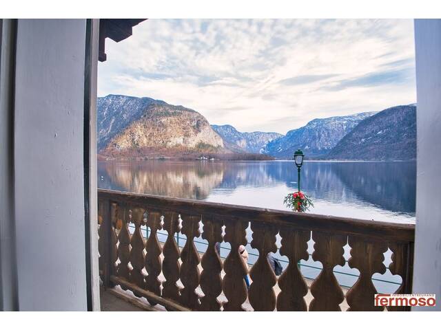 Immobilie in Hallstatt - Exklusives Wohnen in idyllischer Lage mit Seeblick - Traumhaus in Hallstatt mit 7 Zimmern, Garten, Balkon und Stellplätzen. - Bild 3
