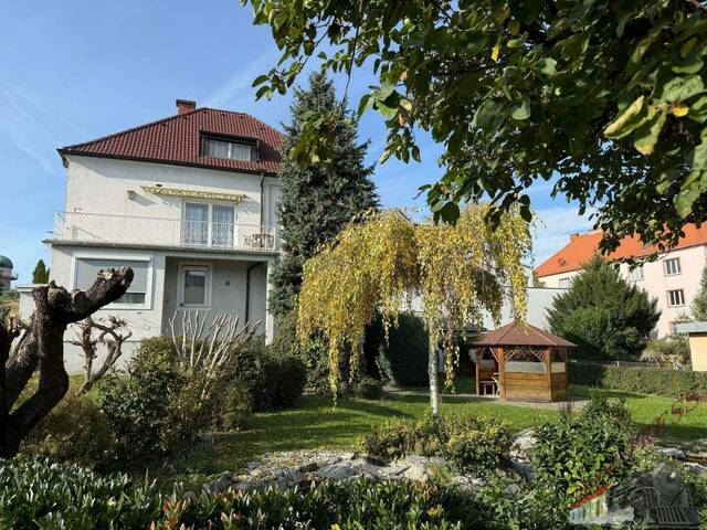 Immobilie in Eisenstadt - Sehr gut gelegenes Einfamilienhaus in Eisenstadt mit Gartenteich, Pavillon, Laube und Garage sowie Werkstatt - Grundstücksfläche fast 1.000 m² - Bild 0