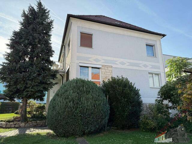 Immobilie in Eisenstadt - Sehr gut gelegenes Einfamilienhaus in Eisenstadt mit Gartenteich, Pavillon, Laube und Garage sowie Werkstatt - Grundstücksfläche fast 1.000 m² - Bild 2