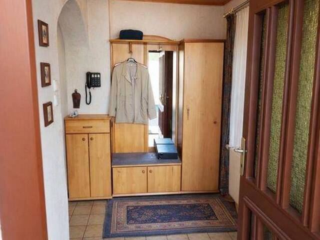 Immobilie in Bruck an der Leitha - Traumhafter Garten, großes Einfamilienhaus, Garage, Abstellräume, Nahe Wien! - Bild 4