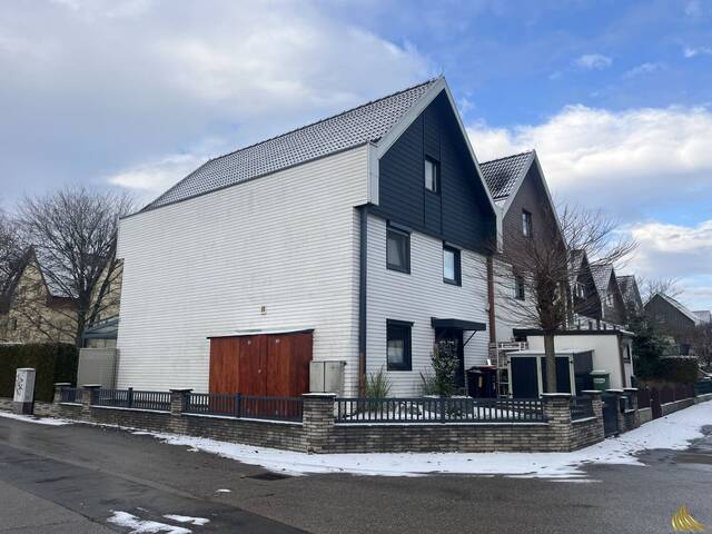 Immobilie in Ansfelden - Doppelhaushälfte in Ansfelden: 200m² Wohnfläche mit Garten, Terrasse inkl. Sommergarten und Garage! - Bild 0