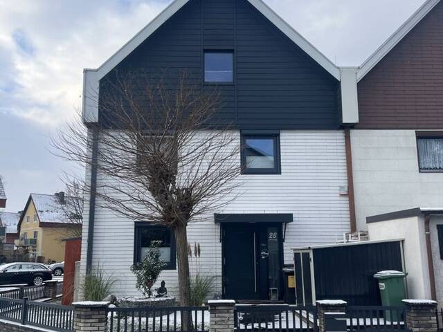 Immobilie in Ansfelden - Doppelhaushälfte in Ansfelden: 200m² Wohnfläche mit Garten, Terrasse inkl. Sommergarten und Garage! - Bild 1