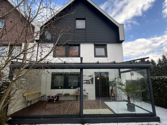 Immobilie in Ansfelden - Doppelhaushälfte in Ansfelden: 200m² Wohnfläche mit Garten, Terrasse inkl. Sommergarten und Garage! - Bild 2