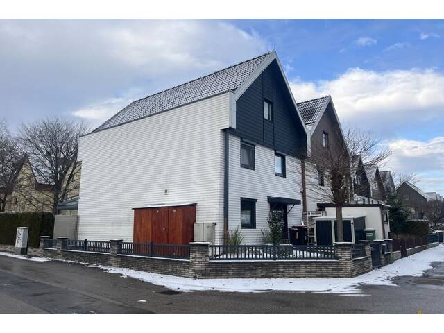 Immobilie in Ansfelden - Doppelhaushälfte in Ansfelden: 200m² Wohnfläche mit Garten, Terrasse inkl. Sommergarten und Garage! - Bild 3