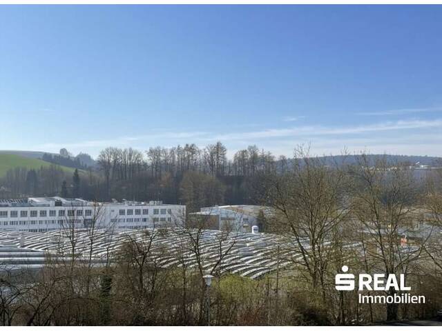 Immobilie in Grieskirchen - RESERVIERT - Gemütliche - zum Teil sanierte 3-Zimmer Wohnung mit Loggia und Parkplatz in Grieskirchen - Bild 1