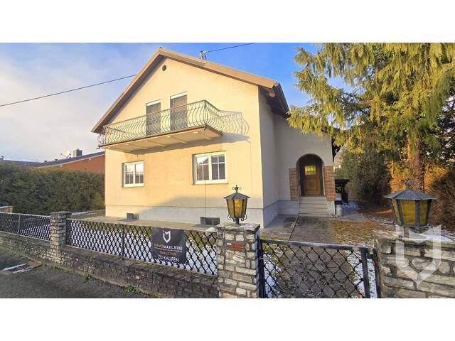 Immobilie in Neuzeug / Neuzeug - EINFAMILIENHAUS MIT GARTEN UND GARAGE IN RUHIGER WOHNLAGE VON NEUZEUG - Bild 1