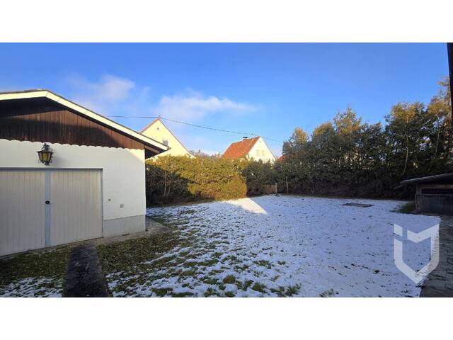 Immobilie in Neuzeug / Neuzeug - EINFAMILIENHAUS MIT GARTEN UND GARAGE IN RUHIGER WOHNLAGE VON NEUZEUG - Bild 3
