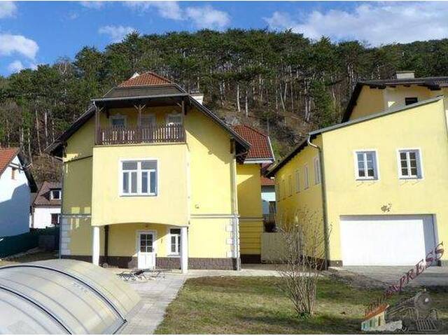 Immobilie in Berndorf - Stilvolle Jugendstilvilla mit Pool & großem Gartenanteil - Hausanteil in Berndorf (Bezirk Baden) zu kaufen - Bild 0
