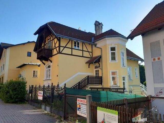 Immobilie in Berndorf - Stilvolle Jugendstilvilla mit Pool & großem Gartenanteil - Hausanteil in Berndorf (Bezirk Baden) zu kaufen - Bild 2