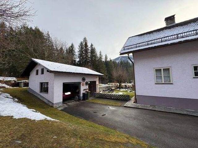 Immobilie in Irschen - Kleines Wohnhaus mit Garage und Garten nur 25km von Lienz entfernt zu verkaufen! - Bild 1