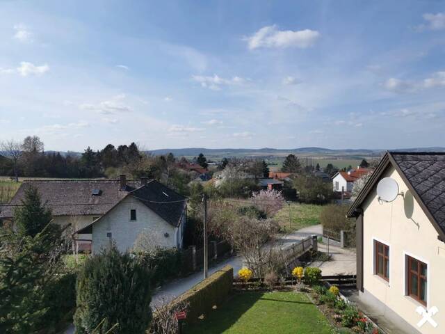 Immobilie in Würnitz - RARITÄT: HISTORISCHES WOHNJUWEL IN ATEMBERAUBENDER RUHELAGE MIT SCHÖNER AUSSICHT DIREKT AM WALDRAND IM NAHBEREICH VON WIEN UND KORNEUBURG - Bild 1