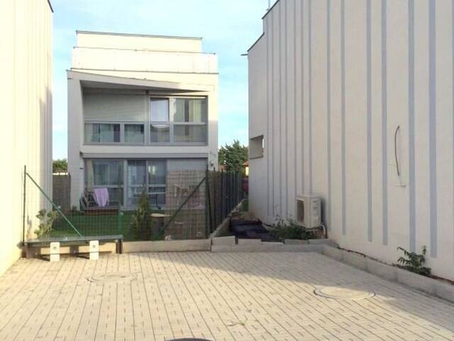 Immobilie in Leopoldsdorf - Leopoldsdorf bei Wien - Einfamilienhaus mit viel Platz, 5 Zimmer, Garten, Poolanschluss, 4 Parkplätze! - Bild 1