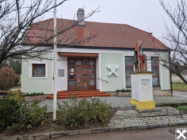 Immobilie in Ruppersthal - GELEGENHEIT: EHEMALIGE FILIALE DER RAIFFEISENBANK SAMT AUSGEBAUTEM DACHGESCHOSS IN RUPPERSTHAL SUCHT EINEN NEUEN EIGENTÜMER - Bild 0