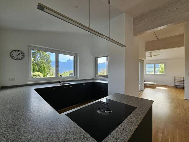 Immobilie in Altmünster - Exklusive 3-Zi.-DG-Wohnung mit Gebirgsblick in ruhiger Lage - Bild 2