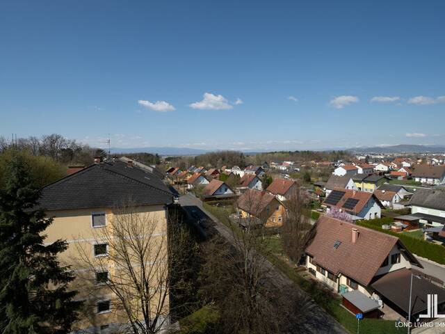 Immobilie in Kalsdorf bei Graz - TIEFGARAGE IM KAUFPREIS ENTHALTEN - Lichtdurchflutete Wohnung im letzten Lift-Stock mit Loggia - Bild 0