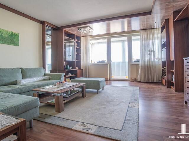 Immobilie in Kalsdorf bei Graz - TIEFGARAGE IM KAUFPREIS ENTHALTEN - Lichtdurchflutete Wohnung im letzten Lift-Stock mit Loggia - Bild 1