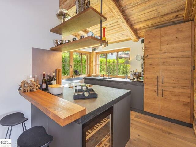 Immobilie in Reith bei Kitzbühel - Reith bei Kitzbühel: Charmantes, stilvolles Chalet in zentraler Lage - Bild 2