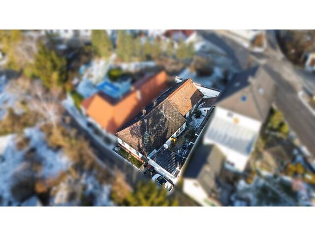 Immobilie in Karlsdorf - Attraktive Gelegenheit für Käufer mit Blick für Potenzial - Einfamilienhaus mit Nebengebäude in Karlsdorf - Bild 1