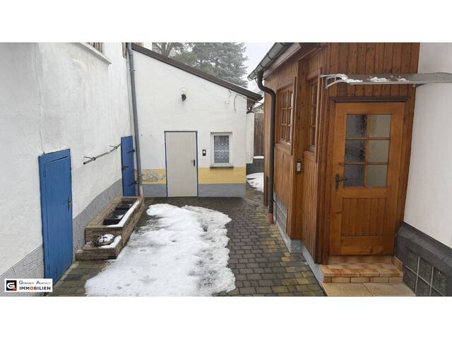 Immobilie in Weitersfeld - Zweifamilienhaus in Weitersfeld – ca. 150 m² Wohnfläche und Garage - Bild 1