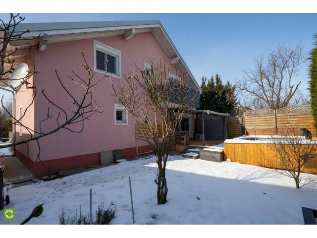 Immobilie in Brunn am Gebirge - CHRISTOPH CHROMECEK IMMOBILIEN - Brunn am Gebirge - Top Doppelhaushälfte mit kleinem Garten und Pool! - Bild 0