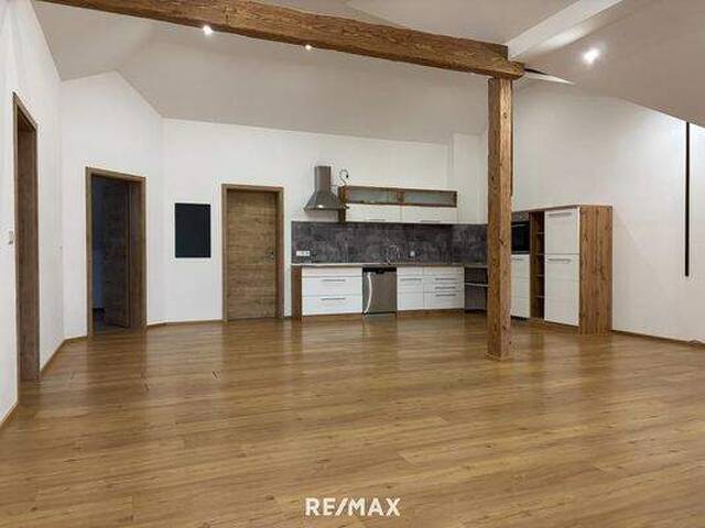 Immobilie in Eggerding - Schöne Dachgeschosswohnung in zentraler Lage: 109 m², 3 Zimmer u0026 Terrasse - Bild 1