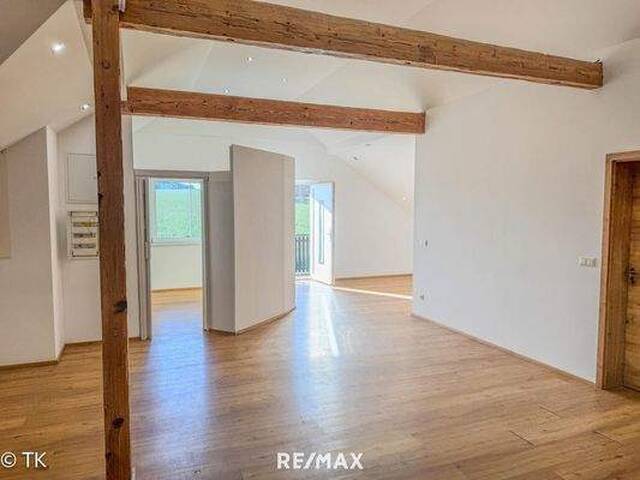 Immobilie in Eggerding - Schöne Dachgeschosswohnung in zentraler Lage: 109 m², 3 Zimmer u0026 Terrasse - Bild 2